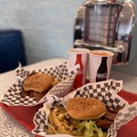 Mel's Drive-In - 『Crispy Buffalo Bacon Sandwich $15.49』 『Freestyle Soda $4.79』