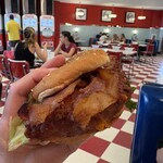 Mel's Drive-In - 『Crispy Buffalo Bacon Sandwich $15.49』 『Freestyle Soda $4.79』