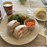 レ・カドゥ・サンセ - レモンのロールケーキが爽やかでした♪ ベーグルサンドも食べやすく切られていて、とても美味しかった(๑˃̵ᴗ˂̵)