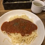 珈琲倶楽部かるがも - ミートパスタ（スープ付き）
730円