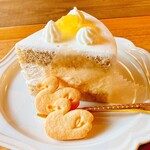 あひる菓子店 - 柑橘とアールグレイのショートケーキにあひるサブレを添えて