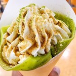 마메이도 클로바 - 말차 흑설탕과 콩가루 생크림 크레페