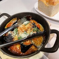 カンティーナ シチリアーナ トゥット イル マーレ 銀座4丁目 - ナスとパルミジャーノのオーブン焼き