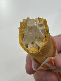 미카도 커피 가루이자와 쓰루야점 - 콘 아래까지 가득 찬 모카 소프트