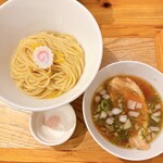 鶏と鮪節 麺屋勝時 - 