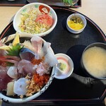 魚家 - 海鮮丼ランチ