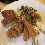 ジラソウ - 蟹クリームコロッケとエビフライ