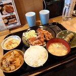 いこう - 肉定食(からあげチキンステーキ)
