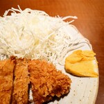 卯作 - ソースを掛けても、そんなには"しんなり"としないでくれる、嬉しい"キャベ千"。