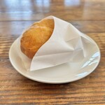 カフェ ヨージク - りんごとサワークリームのピロシキ