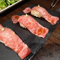 焼肉 じゅん - 小形牧場牛の肉寿司（３人前）
