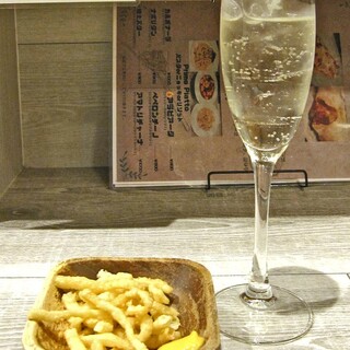 ニコバル TOKACHI PIZZA & WINE_1