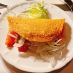 スンガリー 新宿東口本店 - フレッシュサーモンのマリネブリヌイパンケーキ包み