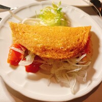 スンガリー 新宿東口本店 - フレッシュサーモンのマリネブリヌイパンケーキ包み