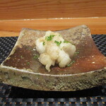 299205015 - 揚げ物：白子の揚げ物に芽葱を散らして、生姜餡でいただきます。