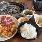 やきにく孫悟空 尾道店 - カルビ上ホルモンランチ1,400円