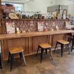 Curry & Bake - 店名のカウンター席