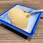 焼肉 ホルモン Beef Boss - 自家製アイス