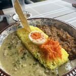 Rock Inn CURRY DICE - (あいがけ)○モリンガとココナッツのポークカレー○ナスとひよこ豆のキーマカレー