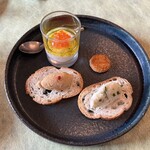 ビストロ エピス - パテドカンパーニュ　軽くてサックサクな食感！パルメザンクッキー、鼻に抜ける濃厚なチーズの風味！ブラマンジェ　イクラとクリーミーなバター＆オイルが素敵すぎるハーモニーを奏でています♪