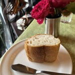 ビストロ エピス - 焼きたてパン　あつあつサクサク！おかわりもOK♡