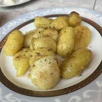 VALON TOKYO 錦糸町 - 南イタリアポテトのガーリックバター　858円