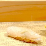 299221180 - スミイカ。 これもなにげに旨いんですけど。 えー、この価格帯の鮨屋でこの旨さなら十分じゃん。