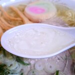 ラーメンたからや - 塩ラーメンのスープ