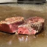銀座 青天 - 黒毛和牛ランプステーキ（鉄板焼き中）