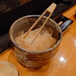 天寿し - ガリは自分で小皿に