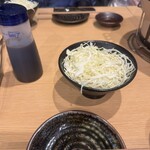 札幌成吉思汗 壱 - キャベツとの組み合わせが最高です。