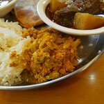 インディアン・レストラン　ロタ - ブリの卵とキャベツのバジ