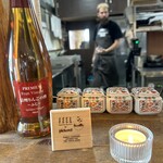 Ramen FeeL - カウンター席　手前にはキャンドル