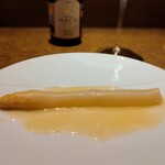 シャテーニュ - 国産ホワイトアスパラのポシェ