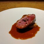 シャテーニュ - 野田鴨　赤ワインソース　葱のクリームソース　椎茸