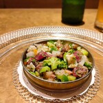 シャテーニュ - 交雑牛のイチボとホッキ貝とお野菜のタルタル