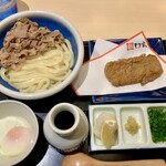 本格手打 もり家 東京店 - 温玉肉ぶっかけ1320円と宇和島じゃこ天350円