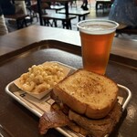 Regal Eagle Smokehouse Craft Drafts & Barbecue - 『Sliced Texas Beef Brisket Sand & Mac Cheese $14.99』 『Samuel Adams Biston Lager $12.25』