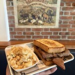 Regal Eagle Smokehouse Craft Drafts & Barbecue - 『Sliced Texas Beef Brisket Sand & Mac Cheese $14.99』 『Samuel Adams Biston Lager $12.25』