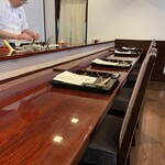 割烹 新多久 - カウンター席