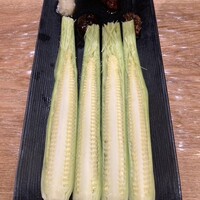 豊栄 - 
                    自家製醬盛り合わせ　上にあるのが4種の醬　ヤングコーン