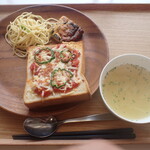 トーコーキッチン - ピザパン キッシュ スパサラ スープ