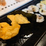 すし居酒屋 樽 - ウニ。溶けてる？　鰊の切り込み巻
