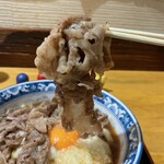 牛肉、にゅ〜〜ん！　※ほぼ、すき焼き用です