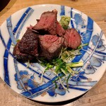 はらペコ屋 たま商店 - 和牛ランプたたき