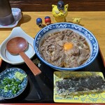 スタミナぶっかけうどん(国産牛使用)1,200円+こんぶ天220円