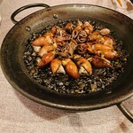 上六ワイン - パエリア（ホタルイカ）