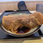 もつ煮込み みつ子 - 単品で注文した、一本角煮(税込1,100円)
