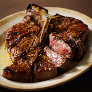 独自の製法で4週間以上熟成させた、USDA認定プライムビーフ