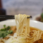 Japanese Soba Noodles 蔦 - 麺のアップ　キレのある細麺